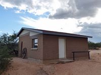 Tack room/shop building