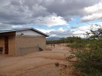 Two stall barn - open to runs
